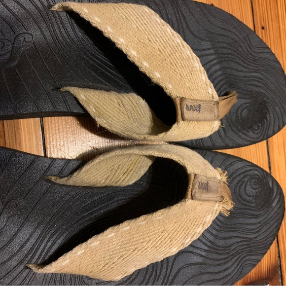 🩴 Reef Flip Flops 🩴 - Picture 2 of 12